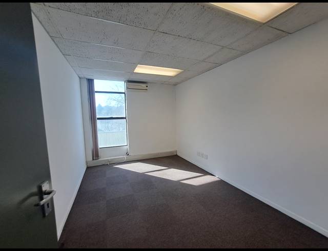 419M² OFFICE TO LET IN CRAIGHALL